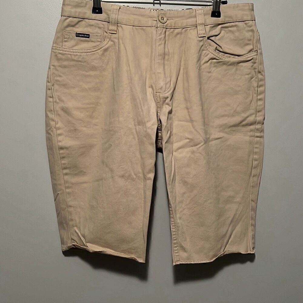 Gotcha Men's Khaki Cotton Five Pocket Flat Front Cut Off Chino Shorts Size 32